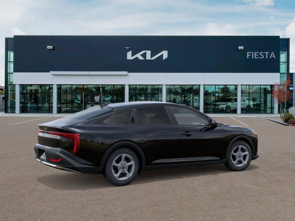 2025 Kia K4 LXS photo 6