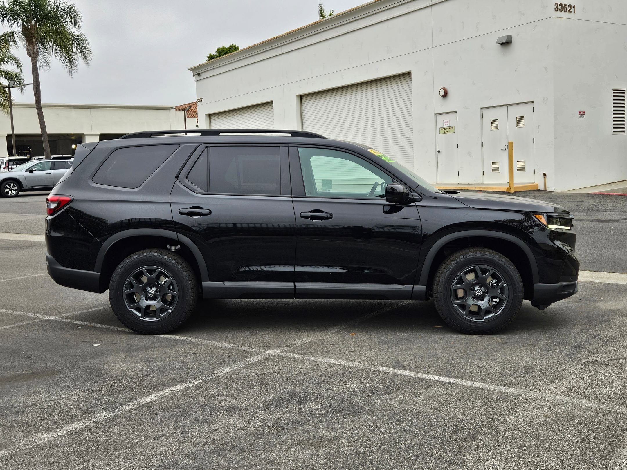2025 Honda Pilot TrailSport photo 4