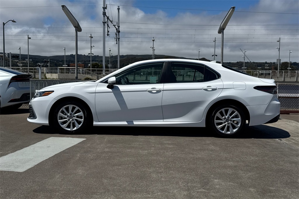 2024 Toyota Camry LE photo 7