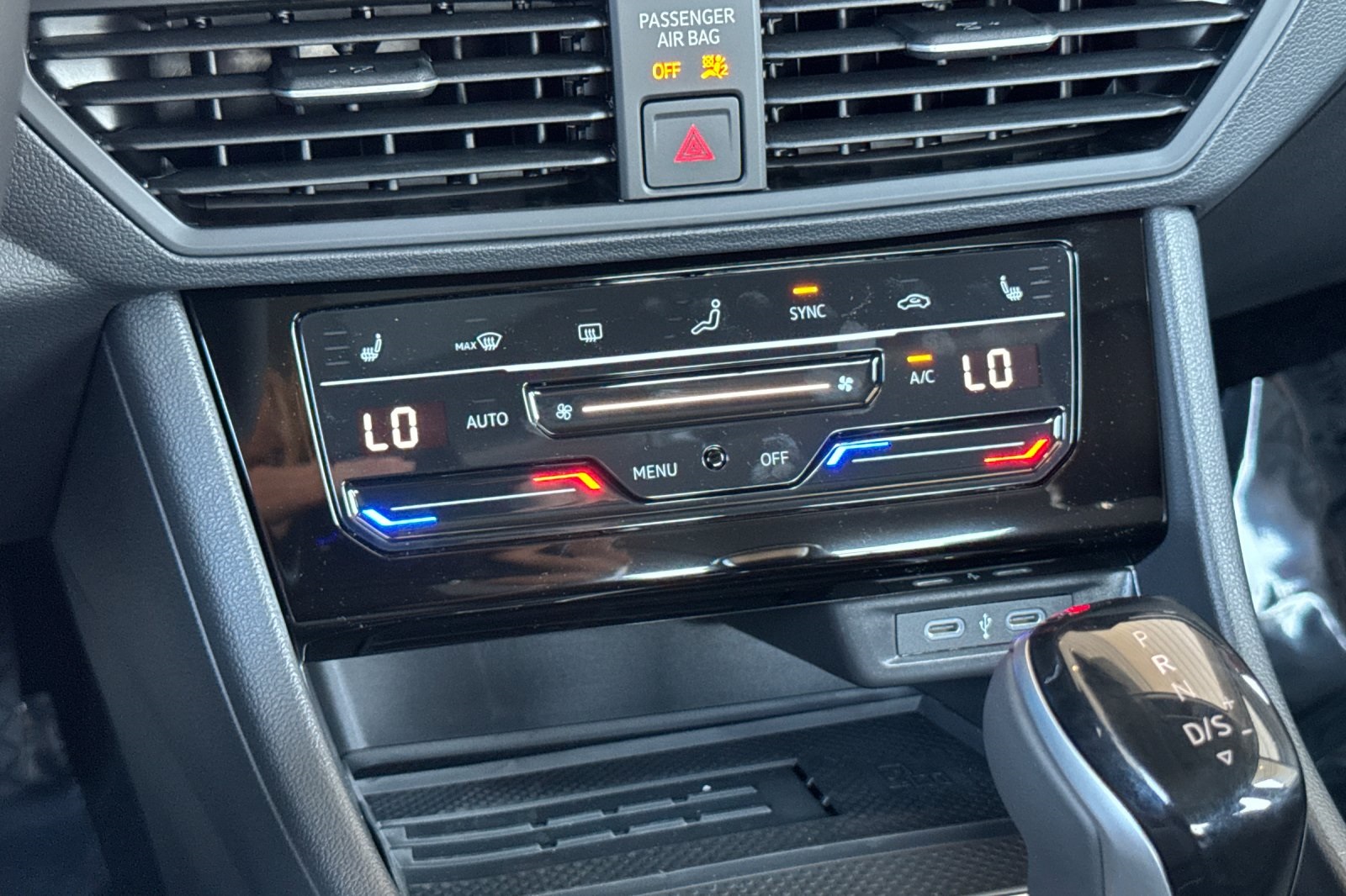 2025 Volkswagen Jetta 1.5T SE photo 17