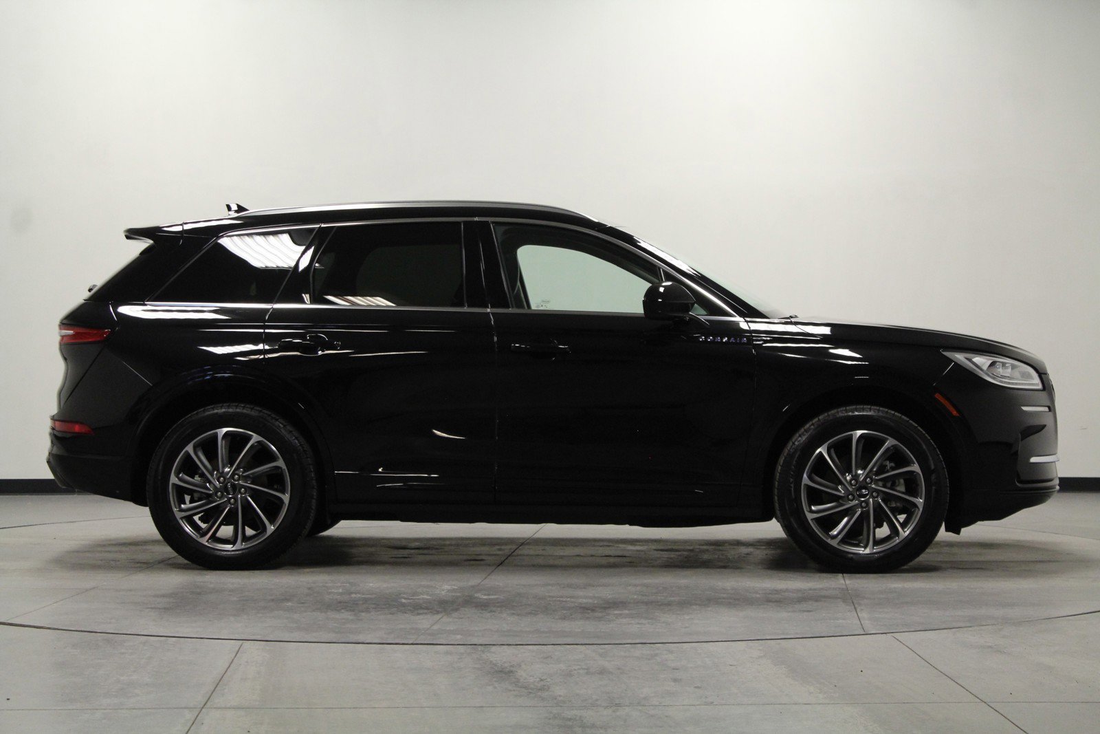2024 Lincoln Corsair Grand Touring photo 2