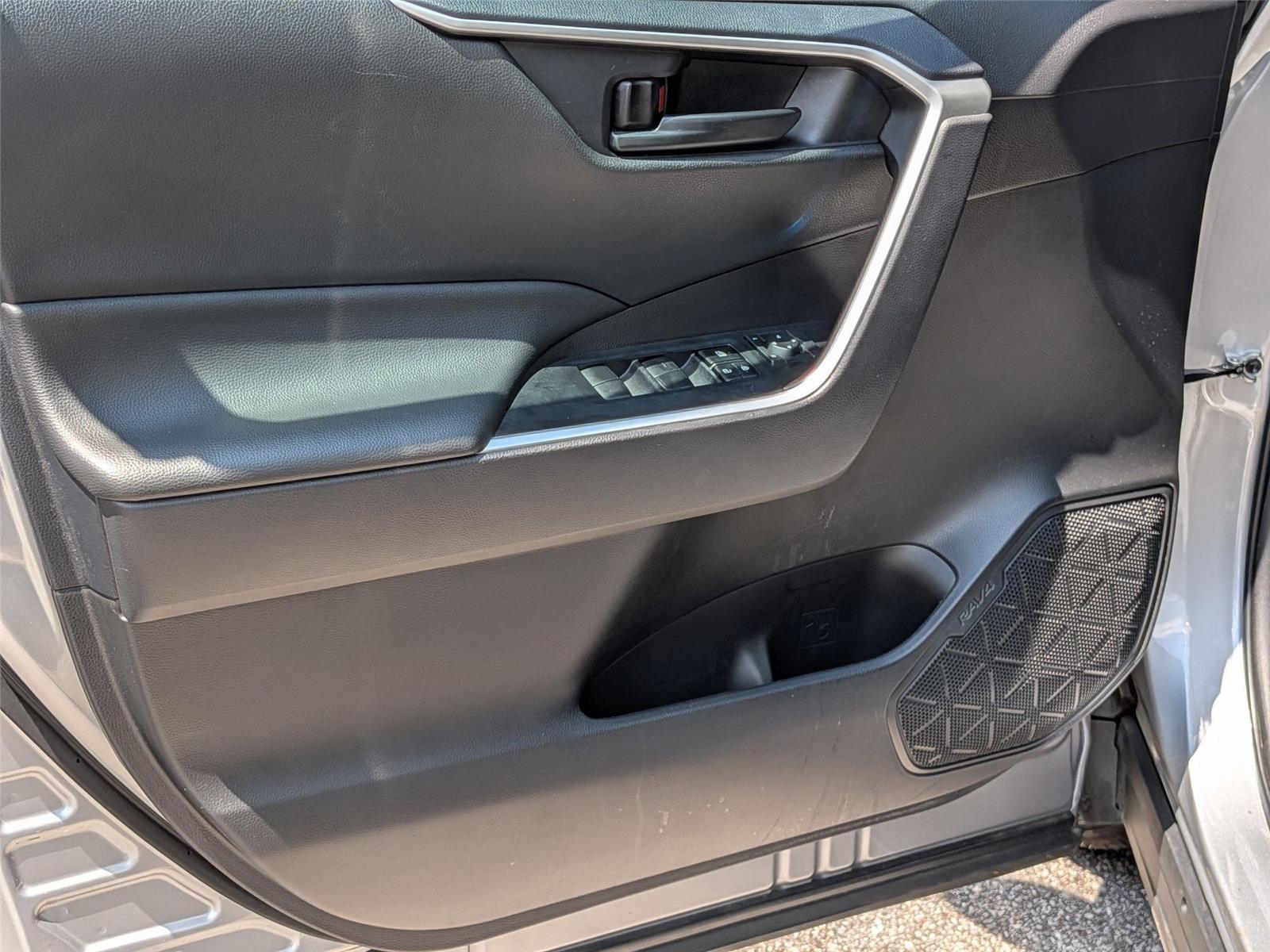 2024 Toyota RAV4 LE photo 10