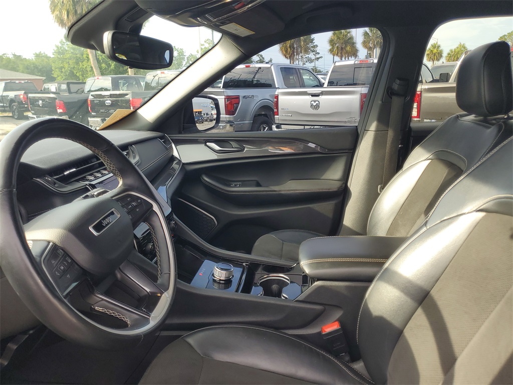 2022 Jeep Grand Cherokee Altitude photo 14