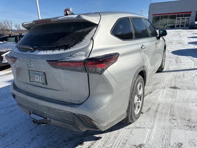 2024 Toyota Highlander LE photo 10
