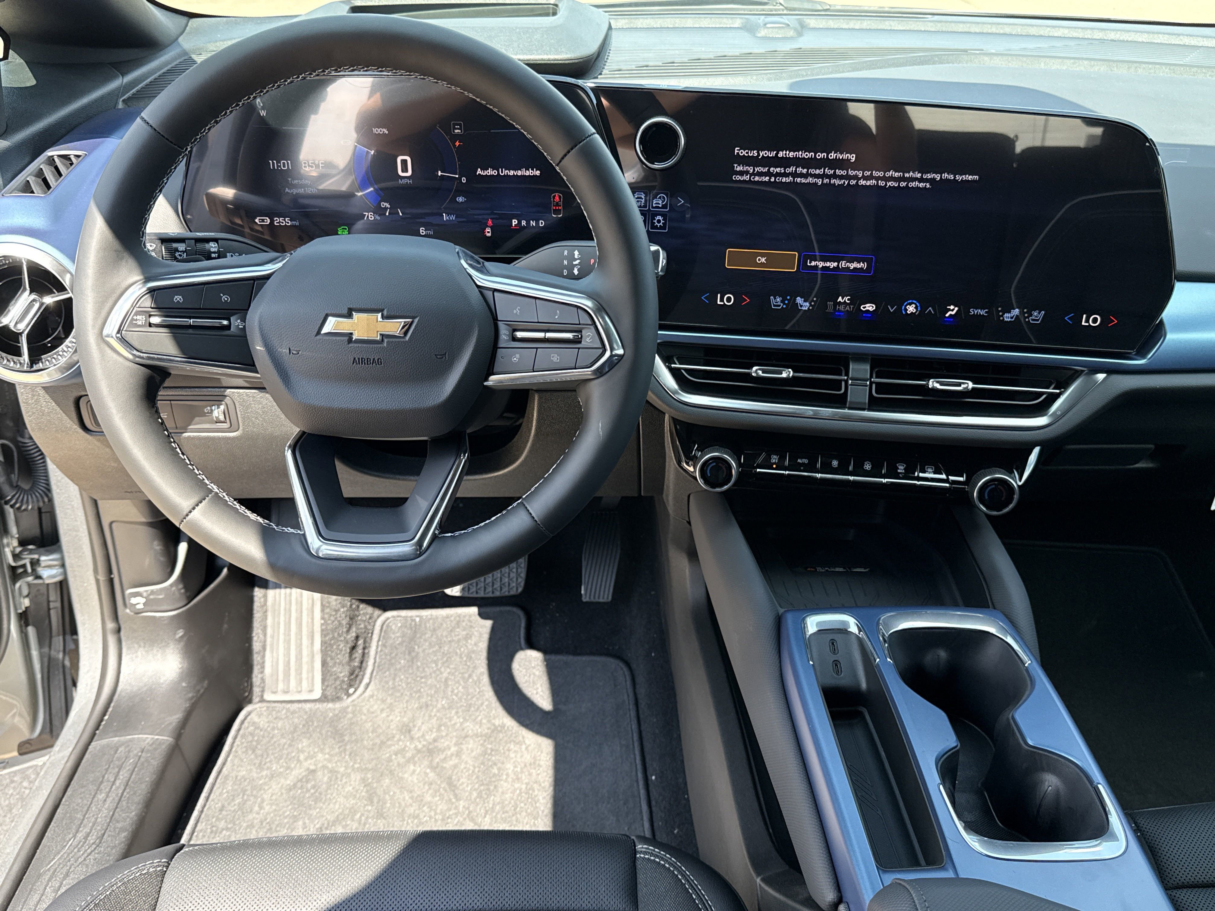 2025 Chevrolet Equinox EV 1LT photo 3