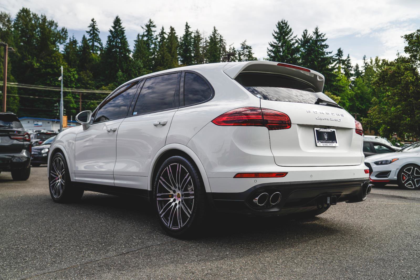 2016 Porsche Cayenne Turbo photo 13