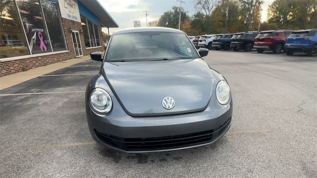 Used 2014 Volkswagen Beetle 2.5 with VIN 3VWFP7AT1EM611244 for sale in Brazil, IN