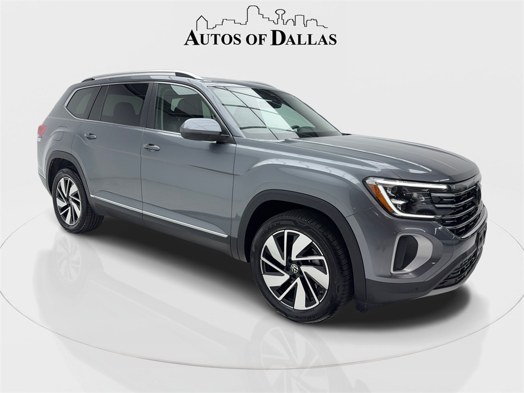 2024 Volkswagen Atlas SEL photo 2