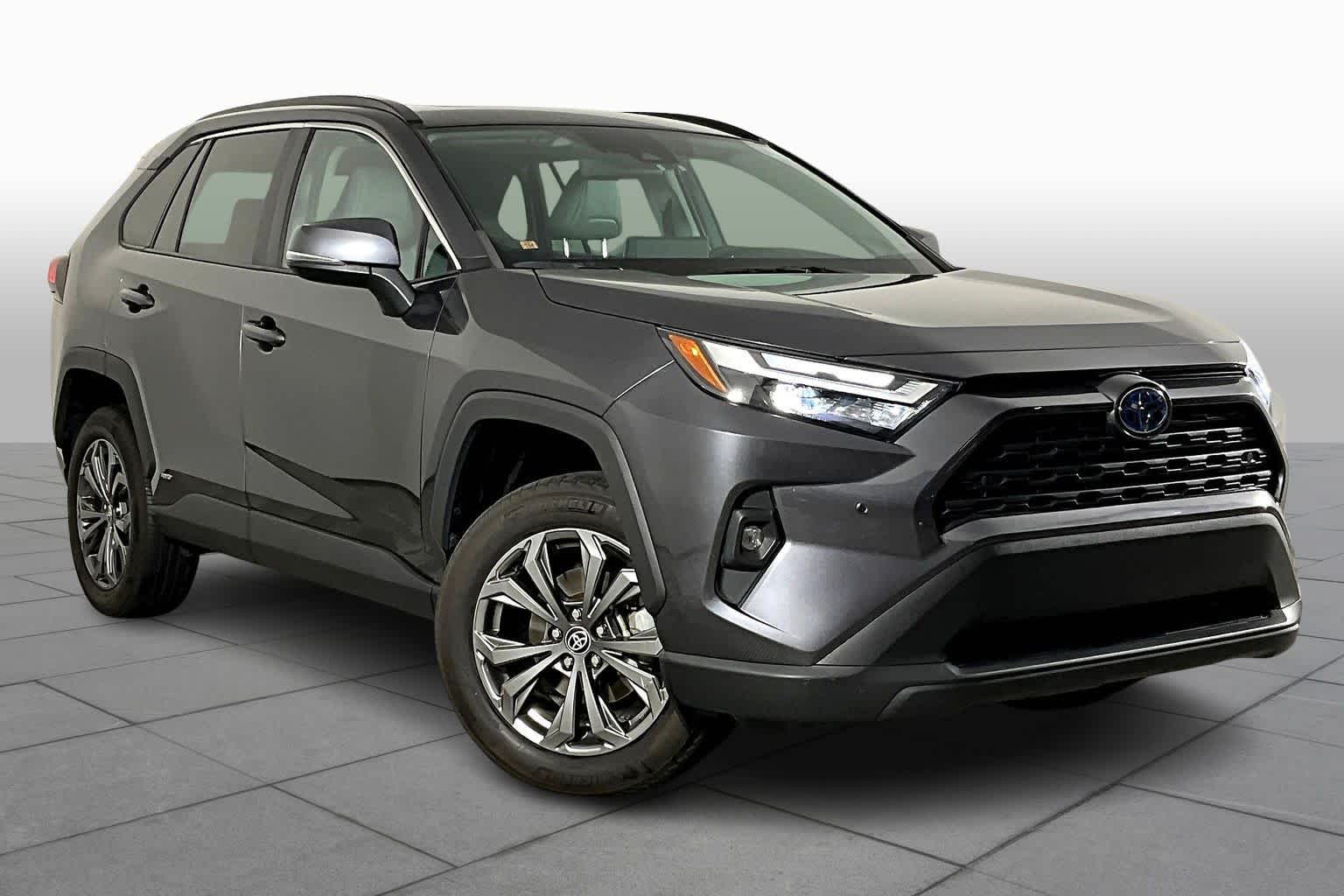 Used 2022 Toyota RAV4 XLE Premium with VIN 4T3B6RFV4NU095387 for sale in Kansas City