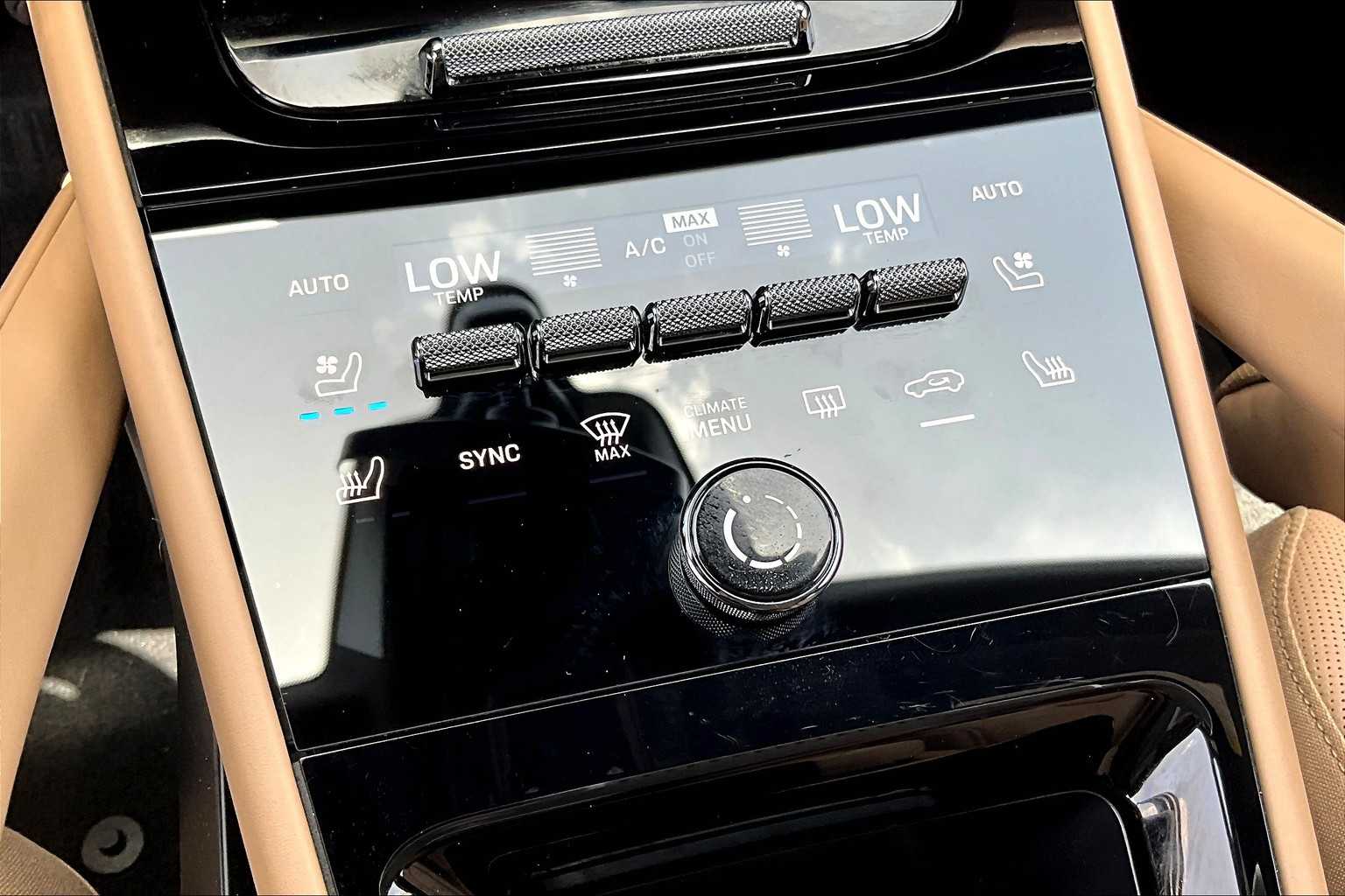 2024 Porsche Cayenne Coupe photo 61