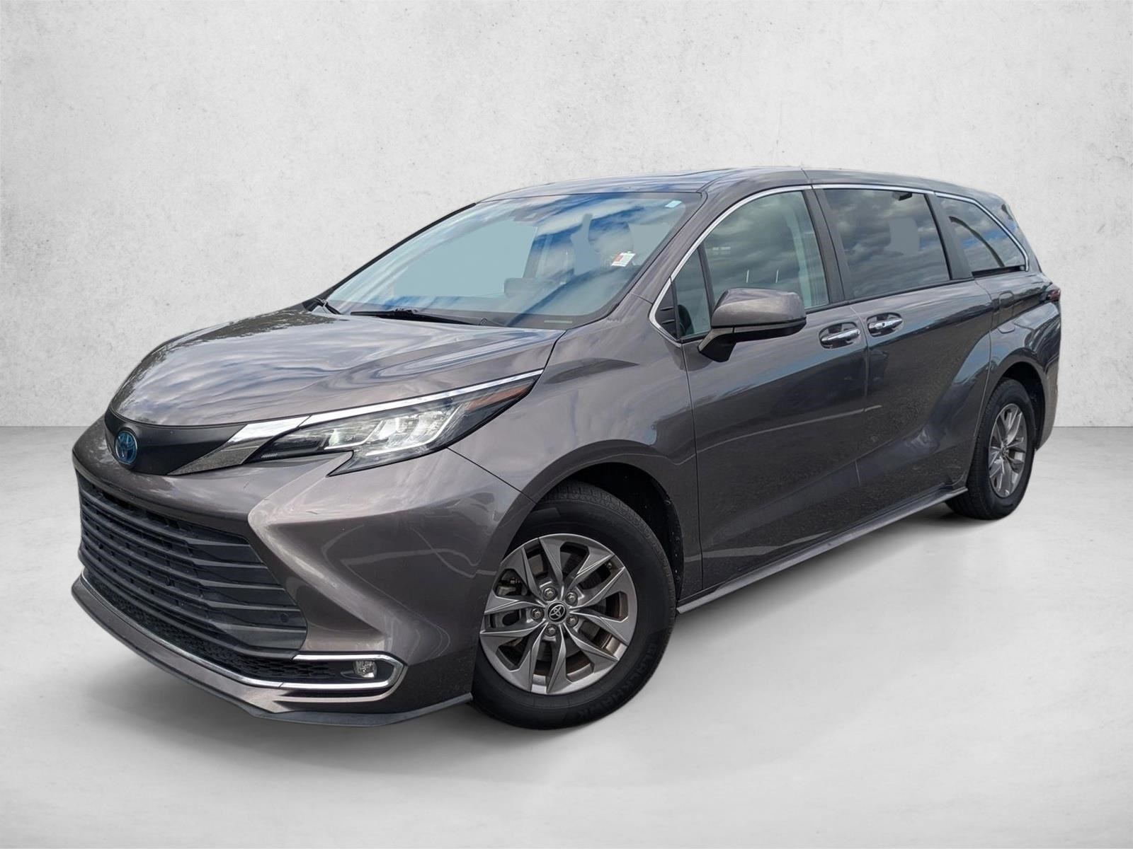 2022 Toyota Sienna XLE