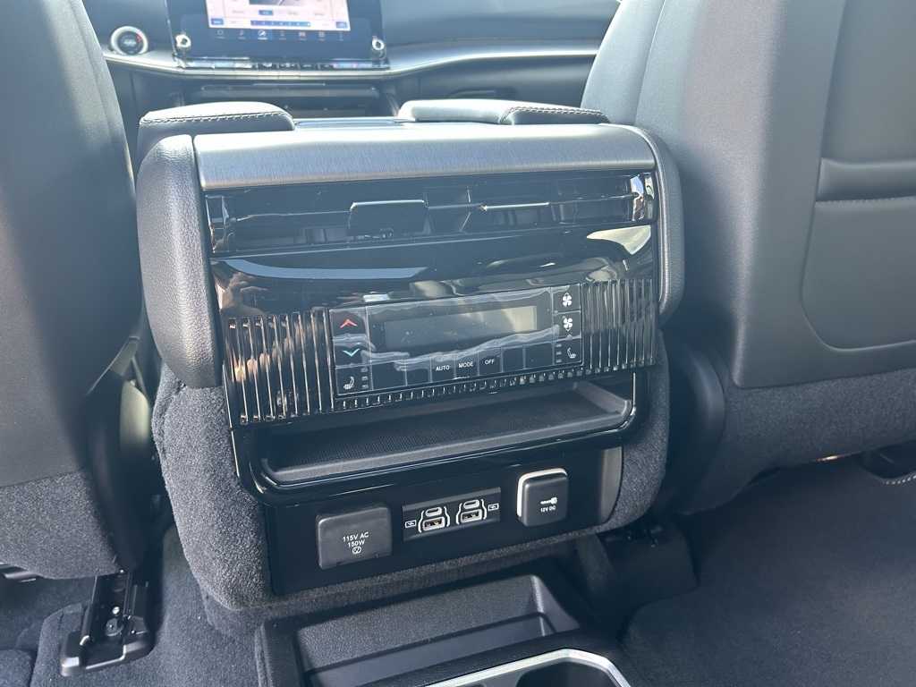 2025 Jeep Wagoneer Series II photo 22