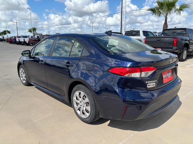 2021 Toyota Corolla LE photo 3