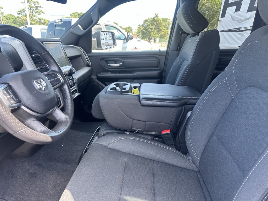 2025 Ram 1500 Tradesman photo 3