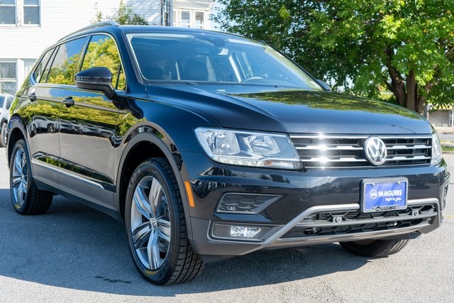 2020 Volkswagen Tiguan SEL photo 2
