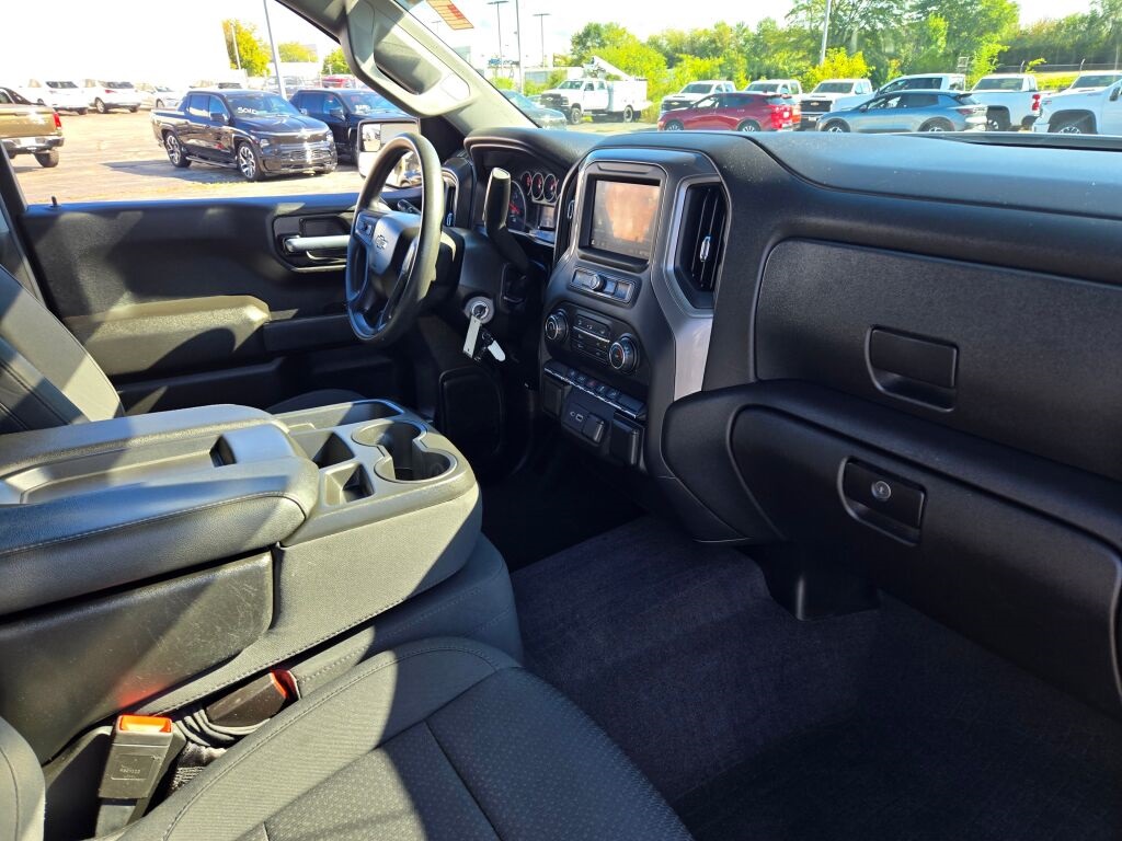 2021 Chevrolet Silverado 1500 Custom photo 4