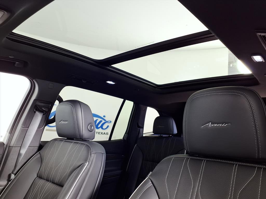 2026 Buick Enclave Avenir photo 4