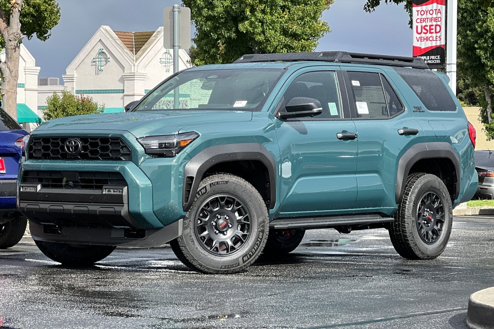 2025 Toyota 4Runner TRD Off-Road Premium photo 2