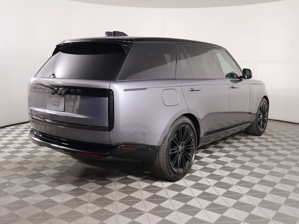 2025 Land Rover Range Rover SE photo 5