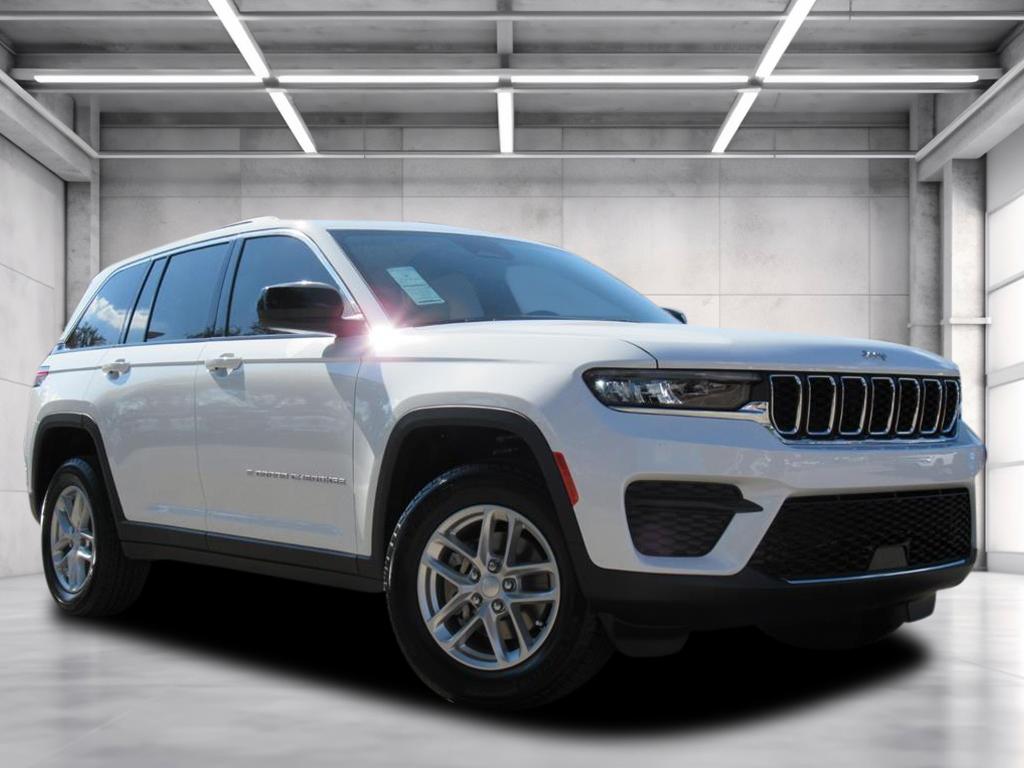 2025 Jeep Grand Cherokee Laredo's photo