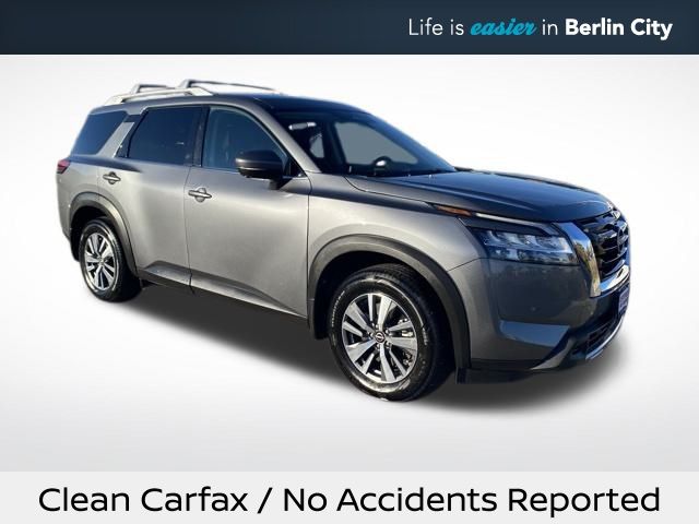 2024 Nissan Pathfinder SL's photo