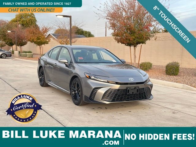 2025 Toyota Camry SE's photo