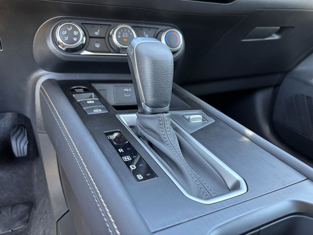 2025 Nissan Kicks SV photo 13