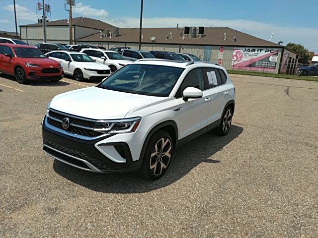 2022 Volkswagen Taos SEL photo 4