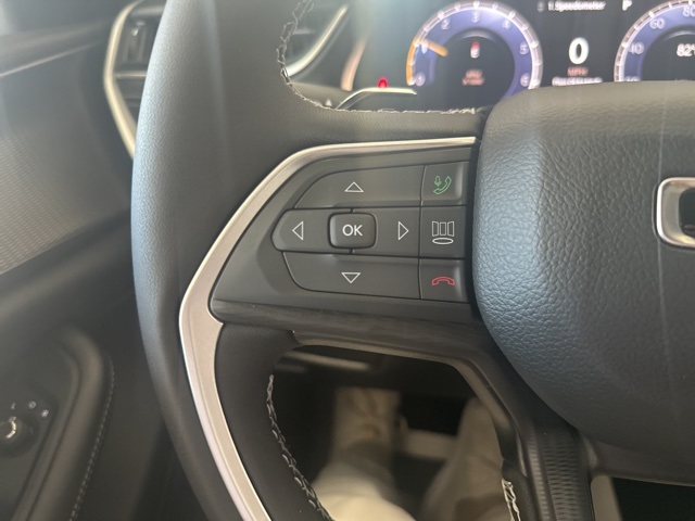2025 Jeep Grand Cherokee Altitude photo 13