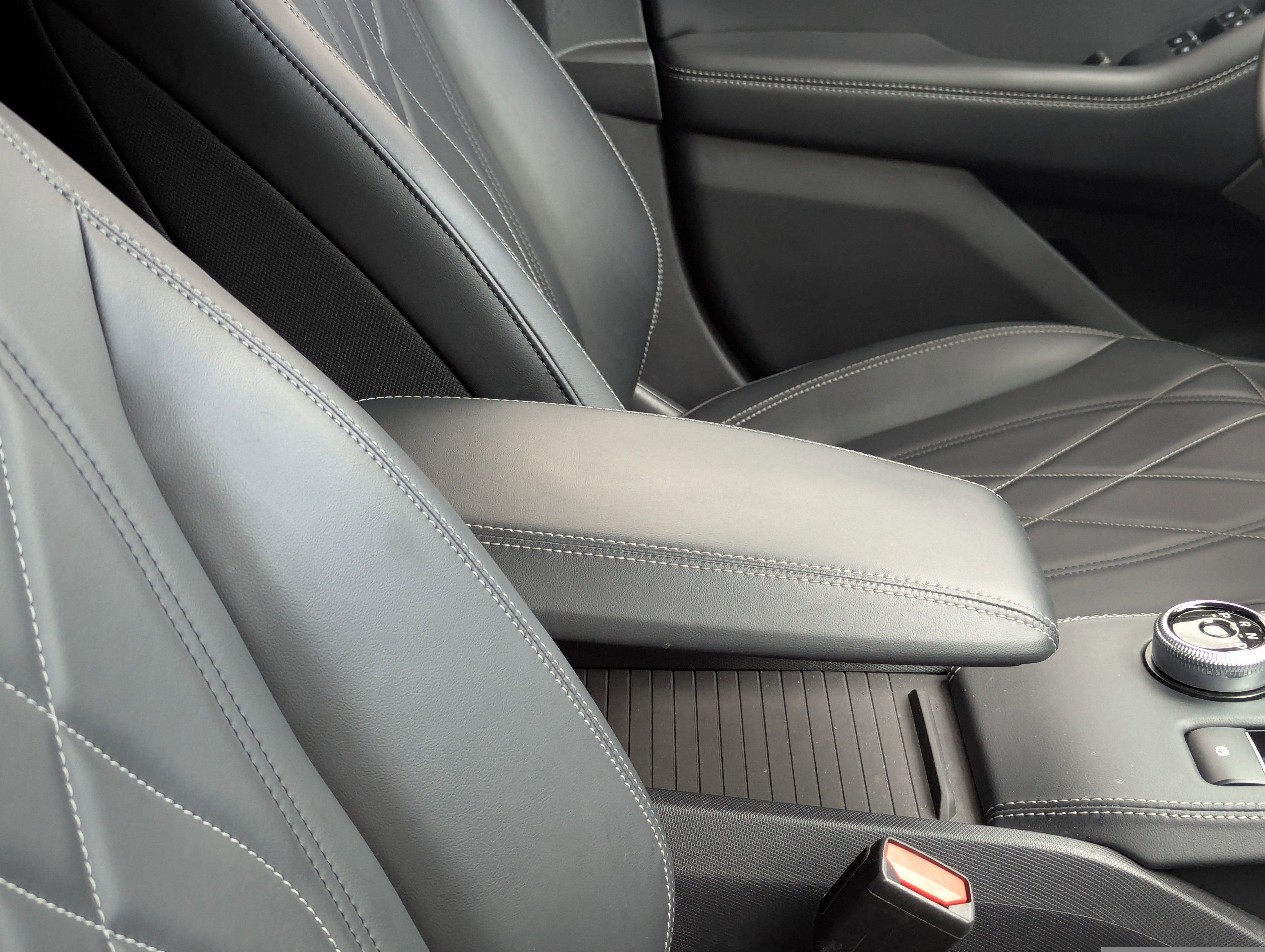 2023 Ford Mustang Mach-E Select photo 3