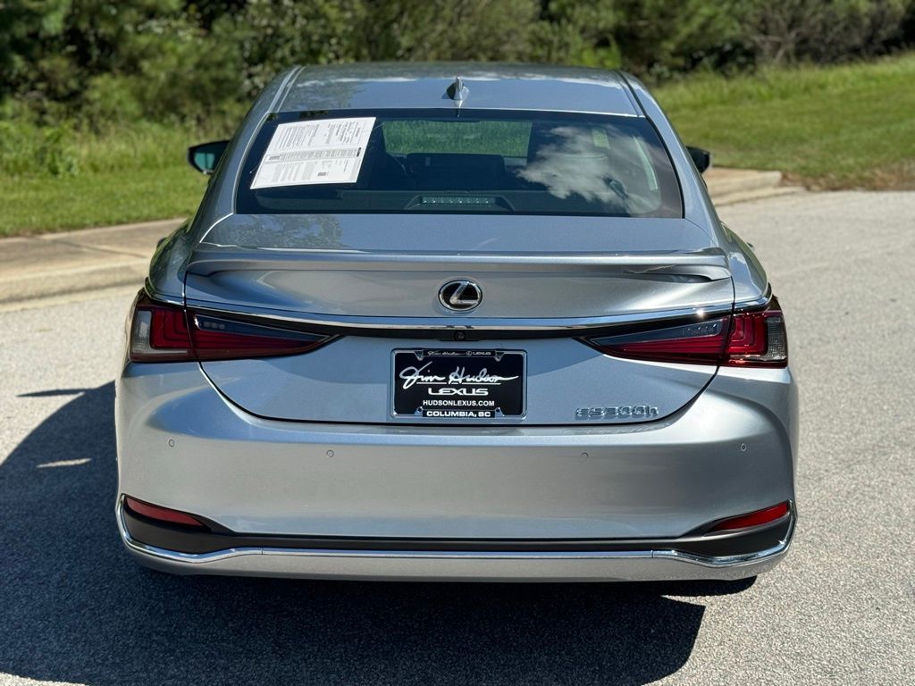 2023 Lexus ES 300h photo 8