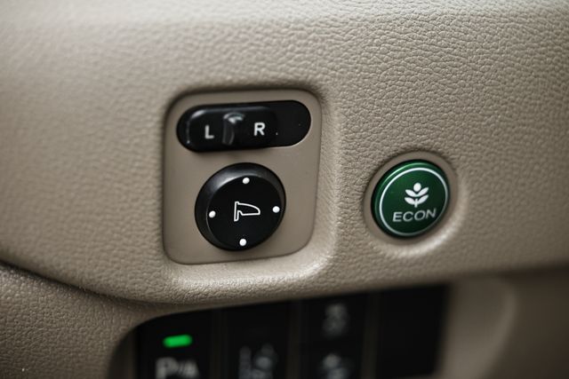 2016 Honda Pilot Touring photo 16
