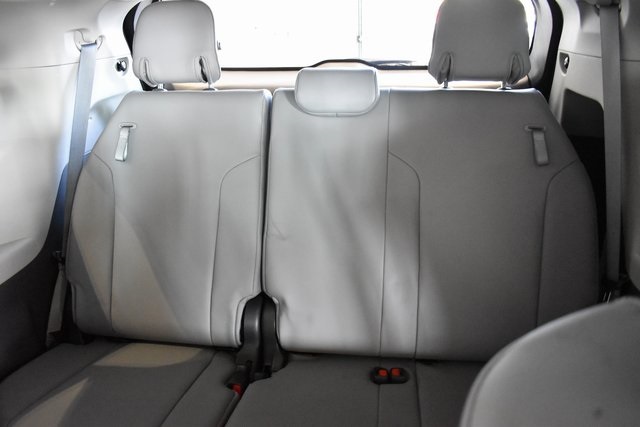 2021 Toyota Sienna XLE photo 13