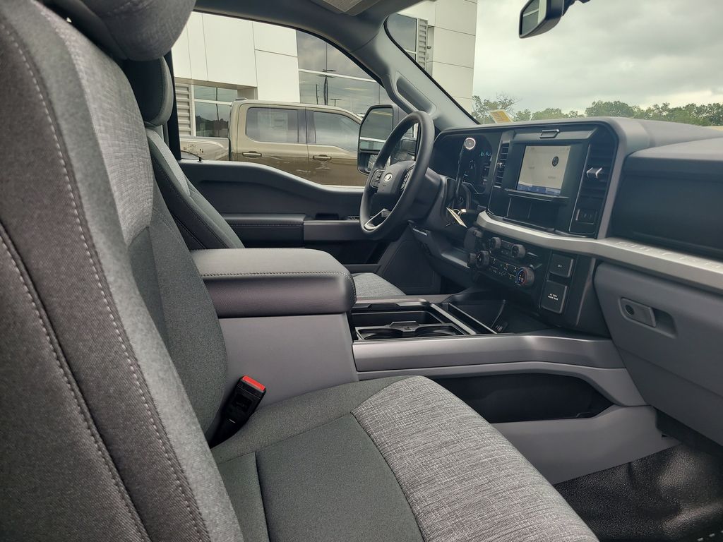 2026 Ford F-350 XLT photo 22