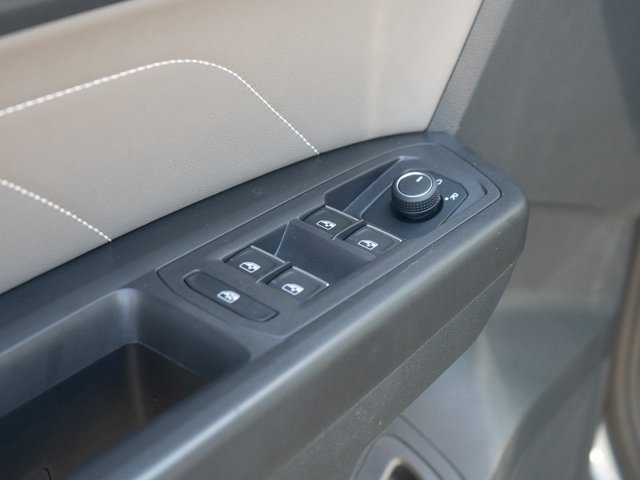 2023 Volkswagen Atlas SEL photo 16