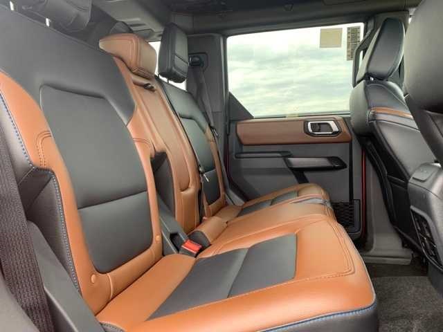 2024 Ford Bronco Outer Banks photo 27