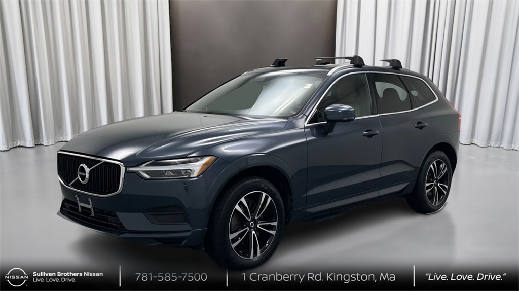 2020 Volvo XC60 Momentum's photo