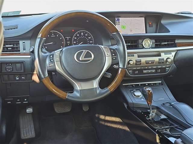 2014 Lexus ES 350 photo 14