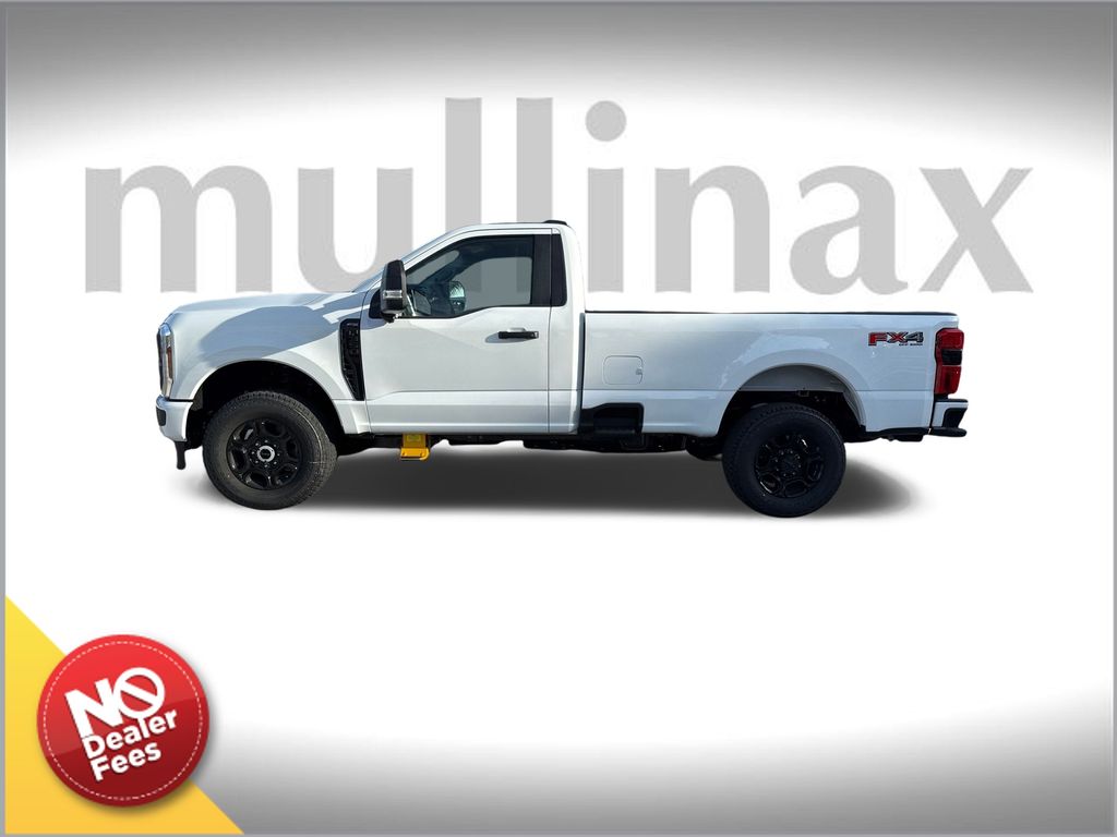 2025 Ford F-350 photo 2