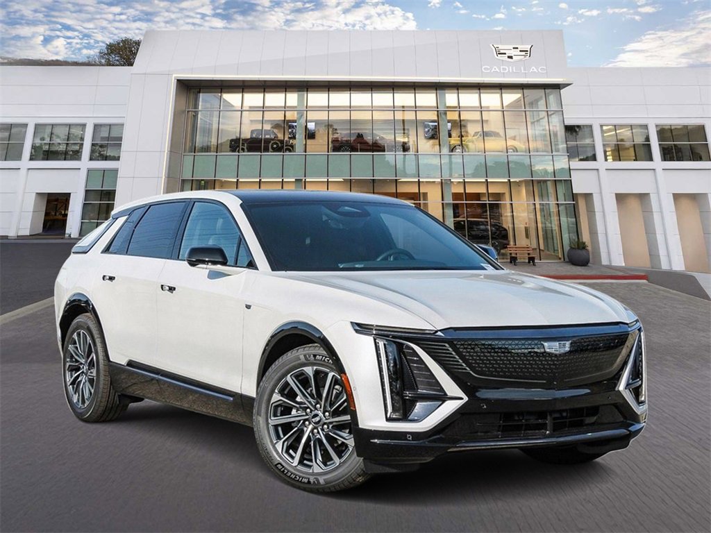 2025 Cadillac LYRIQ Sport 2's photo