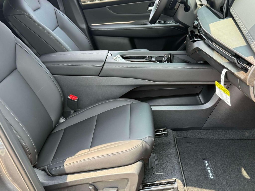 2025 Nissan Murano SV photo 22