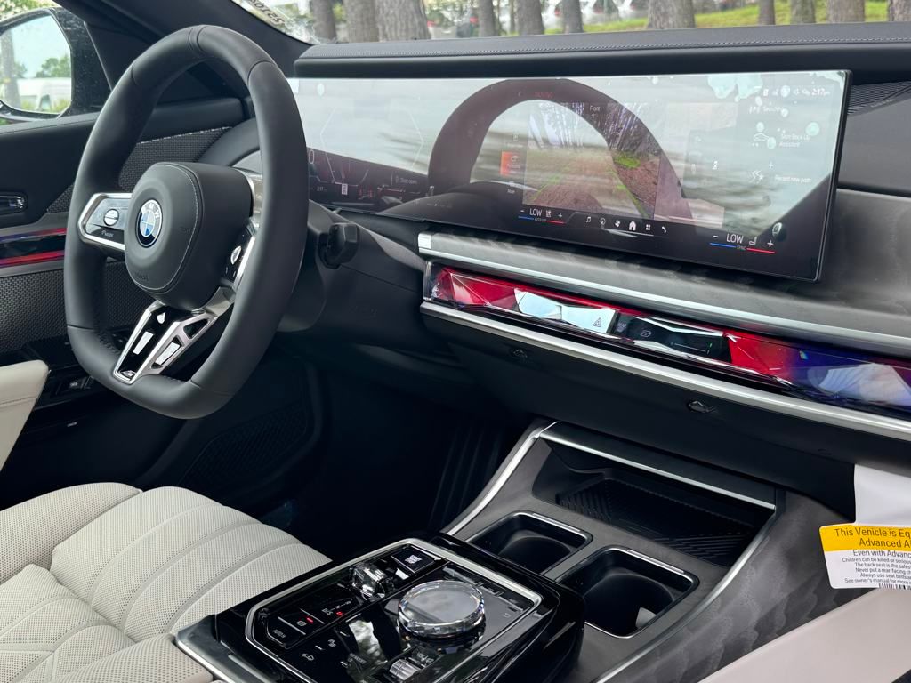 2025 Bmw 740i photo 17