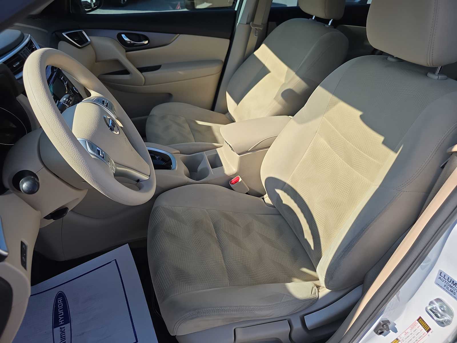 2015 Nissan Rogue S photo 19