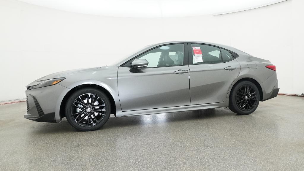 2025 Toyota Camry SE photo 4