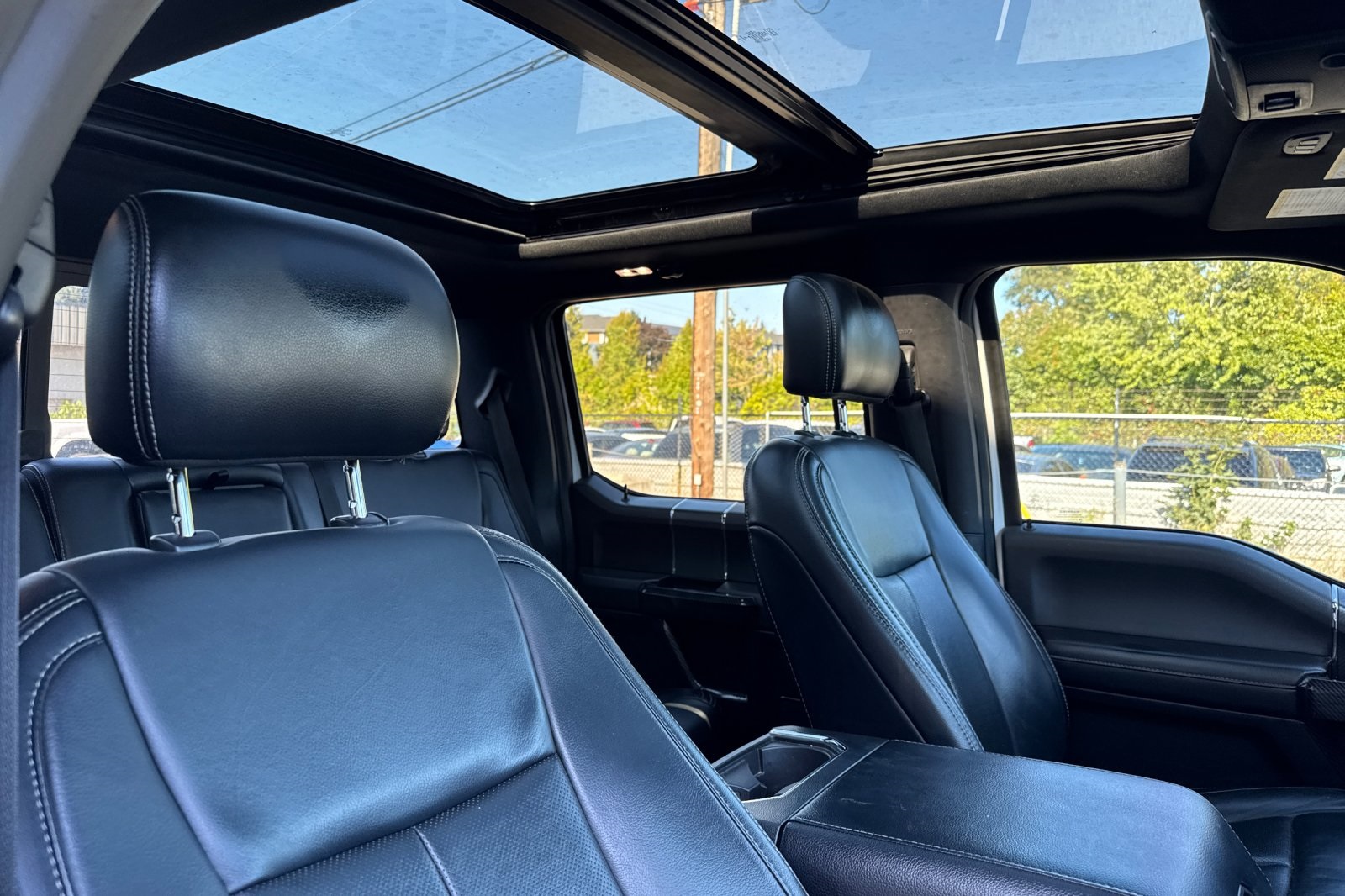 2019 Ford F-150 Lariat photo 16