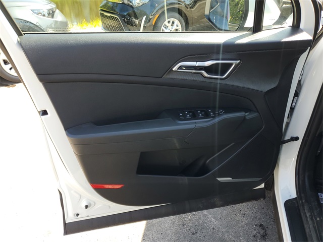 2025 Kia Sportage Hybrid LX photo 4