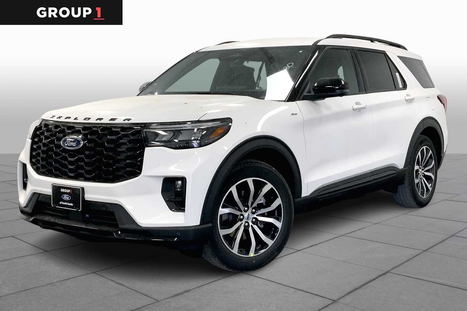 2025 Ford Explorer ST-LINE's photo