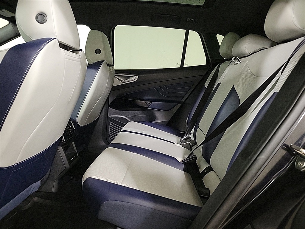 2024 VOLKSWAGEN ID.4 - Image 13