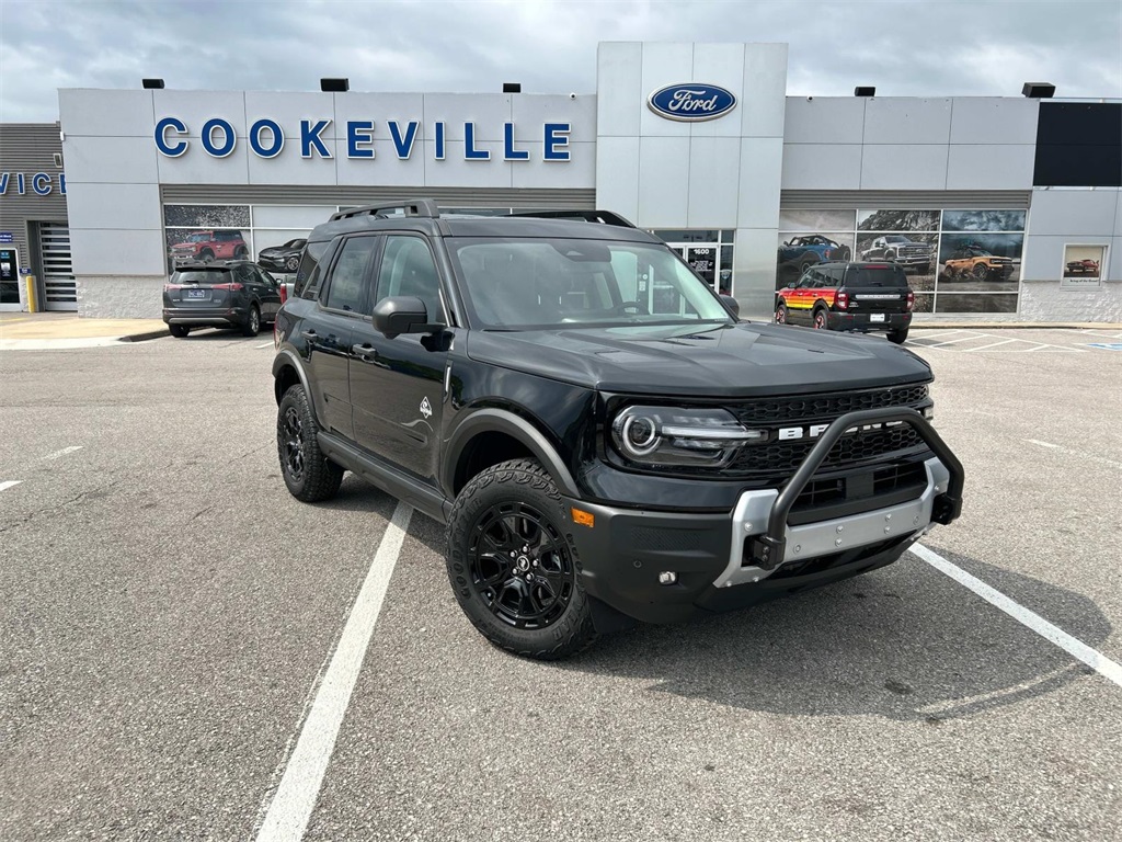 2025 Ford Bronco Sport Outer Banks photo 2