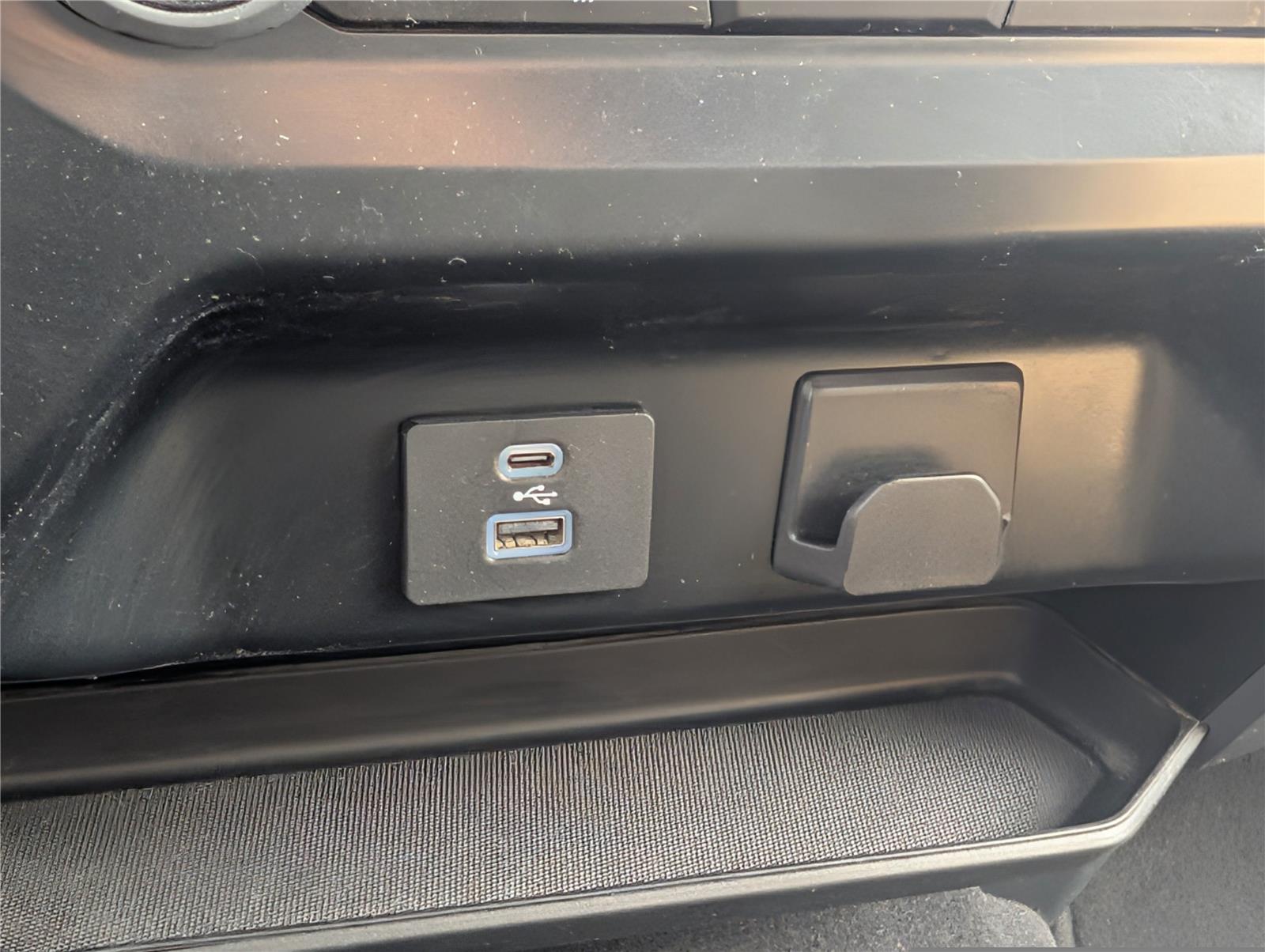 2023 Ford F-150 XLT photo 16
